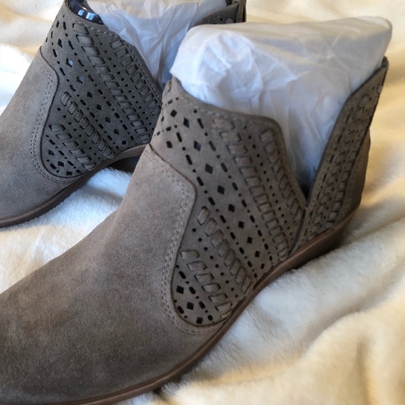 NWT Vince Camuto Prasata Bootie - Foxy Verona 5.5 - Picture 5 of 8